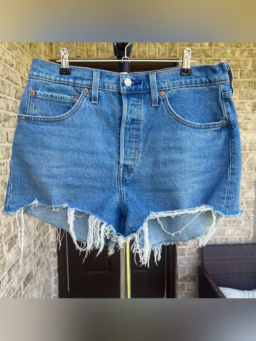 Levi’s 501 High-Rise Distressed Blue Denim Cutoff Shorts size 30